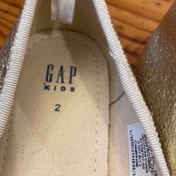 Girls Gold Ballet Flats - Picture 2 of 2